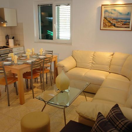Robinson Bella Apartment Bogomolje ภายนอก รูปภาพ