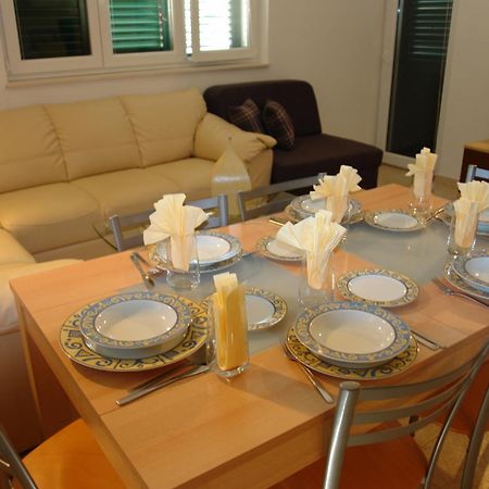 Robinson Bella Apartment Bogomolje ภายนอก รูปภาพ