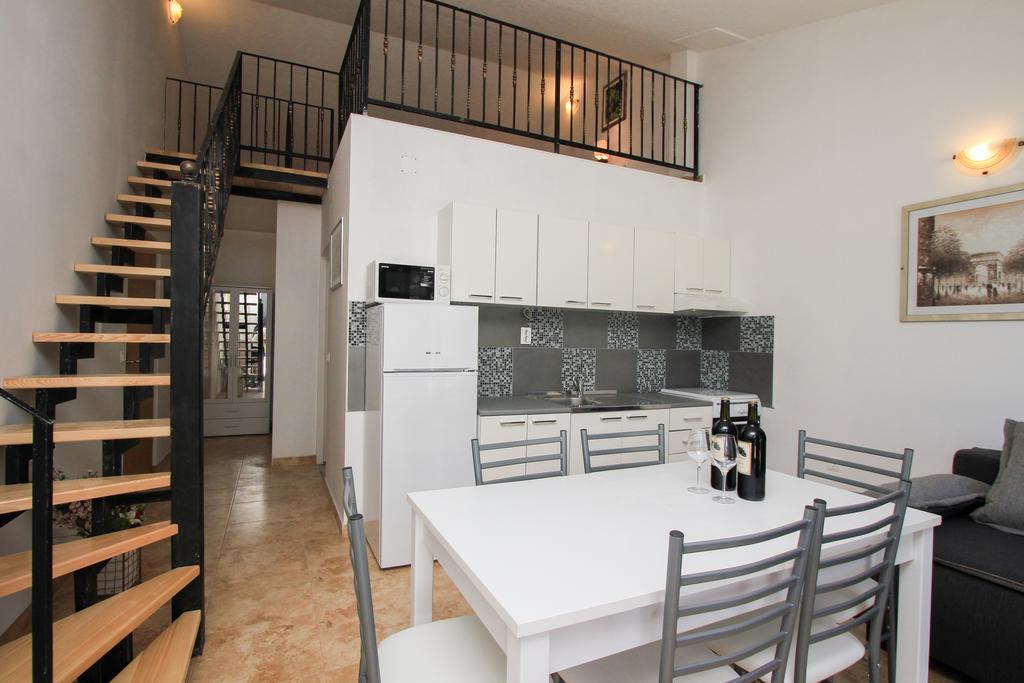 Robinson Bella Apartment Bogomolje ภายนอก รูปภาพ