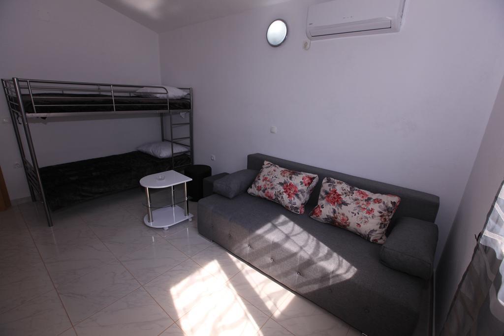Robinson Bella Apartment Bogomolje ภายนอก รูปภาพ