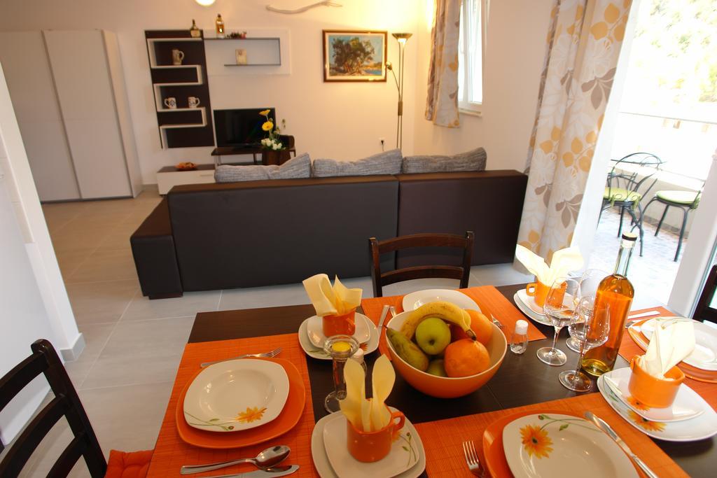 Robinson Bella Apartment Bogomolje ภายนอก รูปภาพ